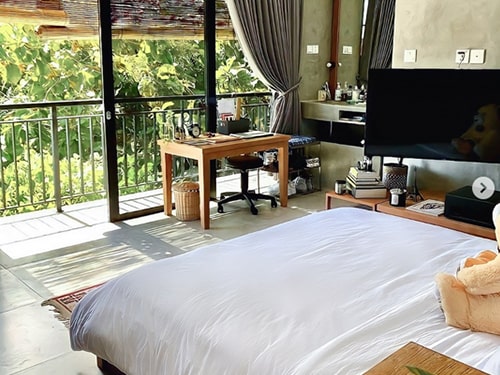 DELUX ROOM (9)-min